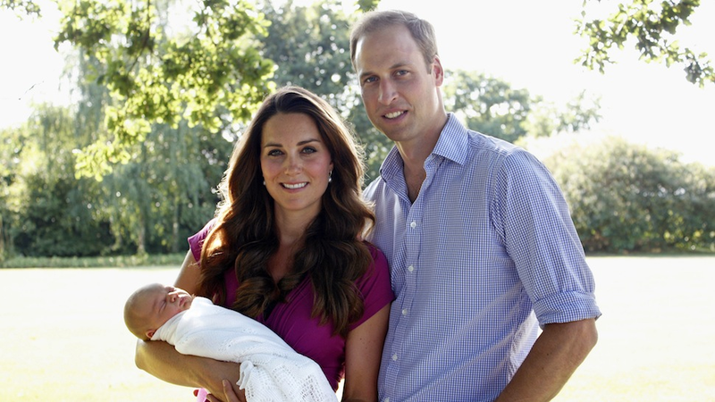 Illustration for article titled First Portrait of Royal Baby George Reveals That He Looks Like a Baby